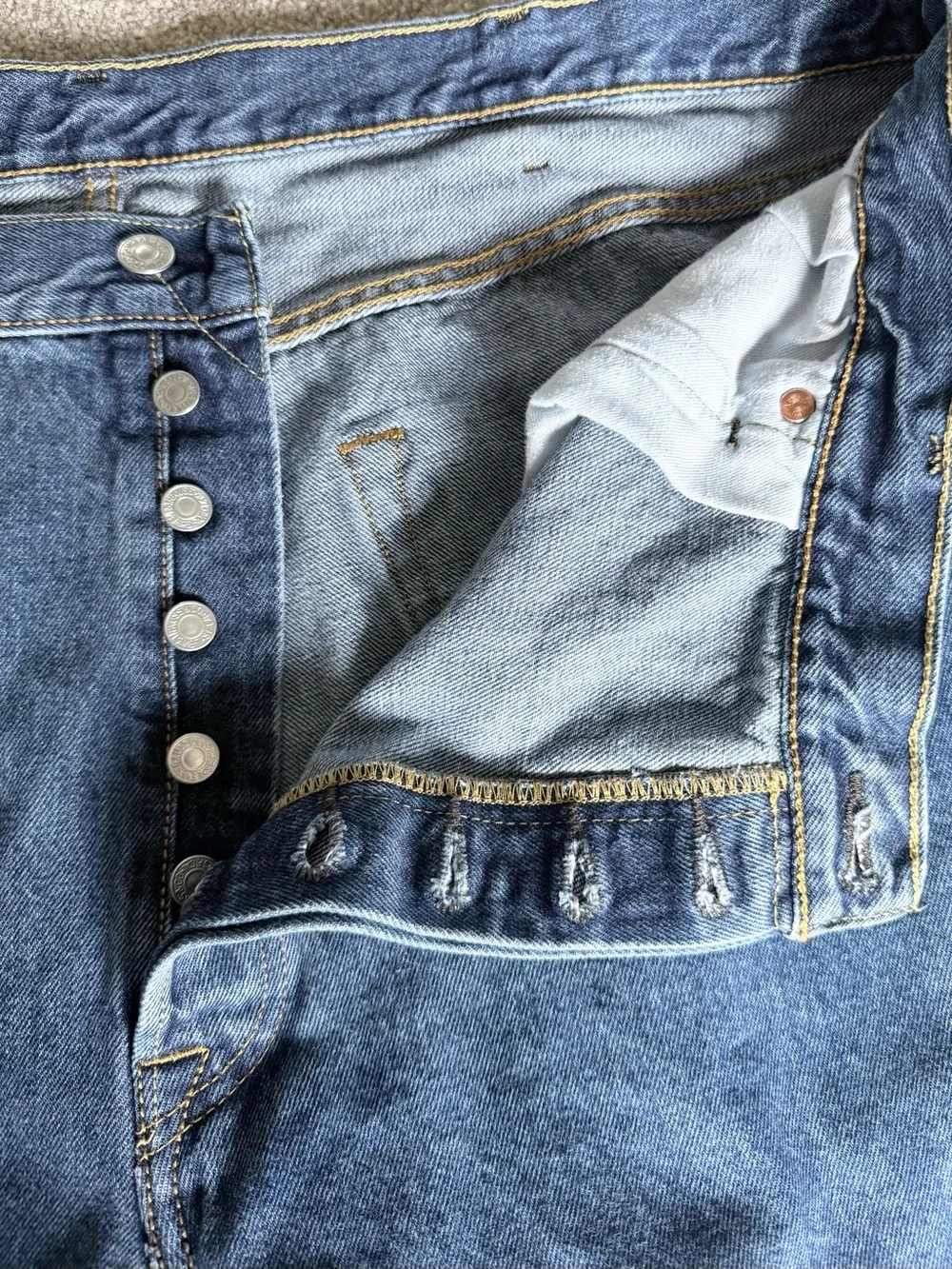 Levi’s 501 button fly men’s jeans size 42/36